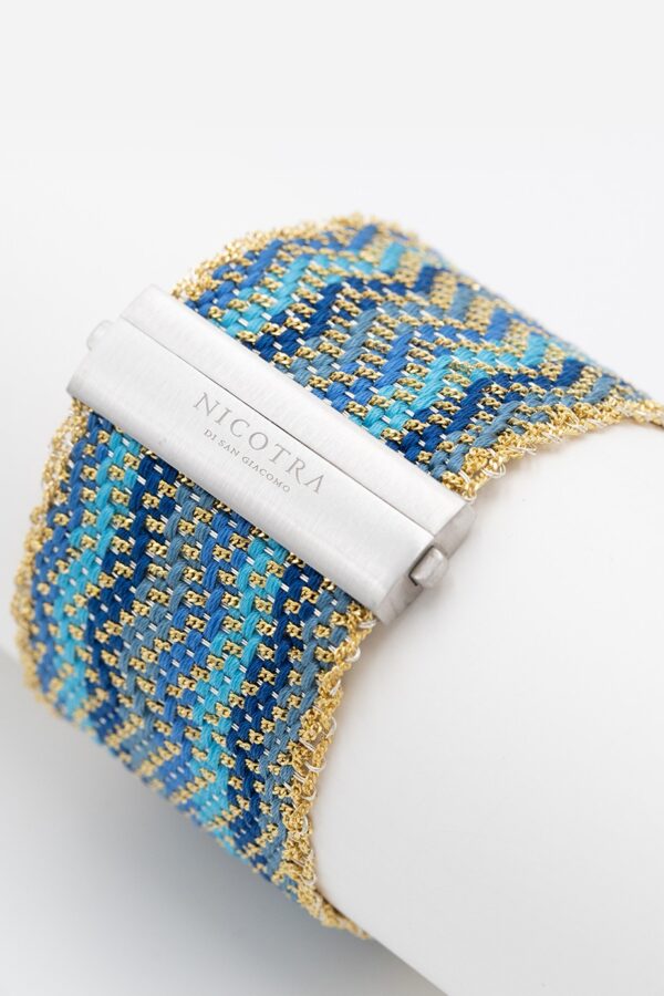 Bracciale ZIG ZAG in Argento 925 bagno oro Giallo 18Kt. Tessuto: Seta Toni di Azzurro